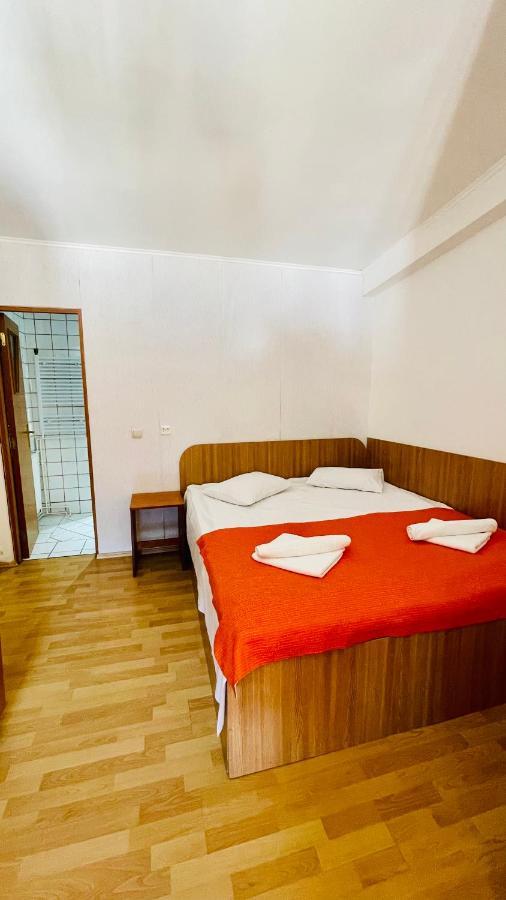 Pensiunea Luminita Busteni Luaran gambar